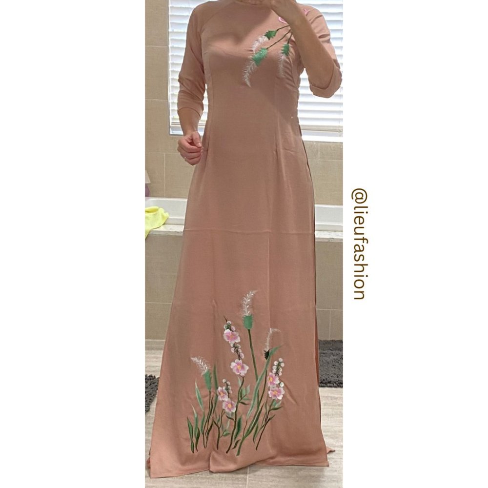 🧧 Vietnamese Traditional Dress (Áo Dài)